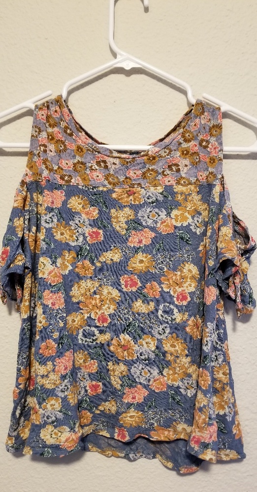 Lucky brand off shoulder floral top